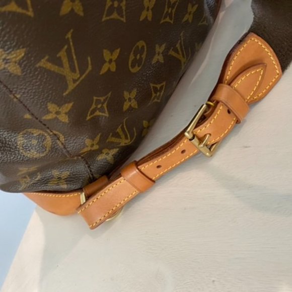 ***Authentic Louis Vuitton Montsouris GM*** - Picture 8 of 16